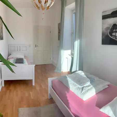 Citynahes Apartment Fuer Die Ganze Familie Oder Gruppen In Ruhiger Lage Freiburg im Breisgau Exterior photo